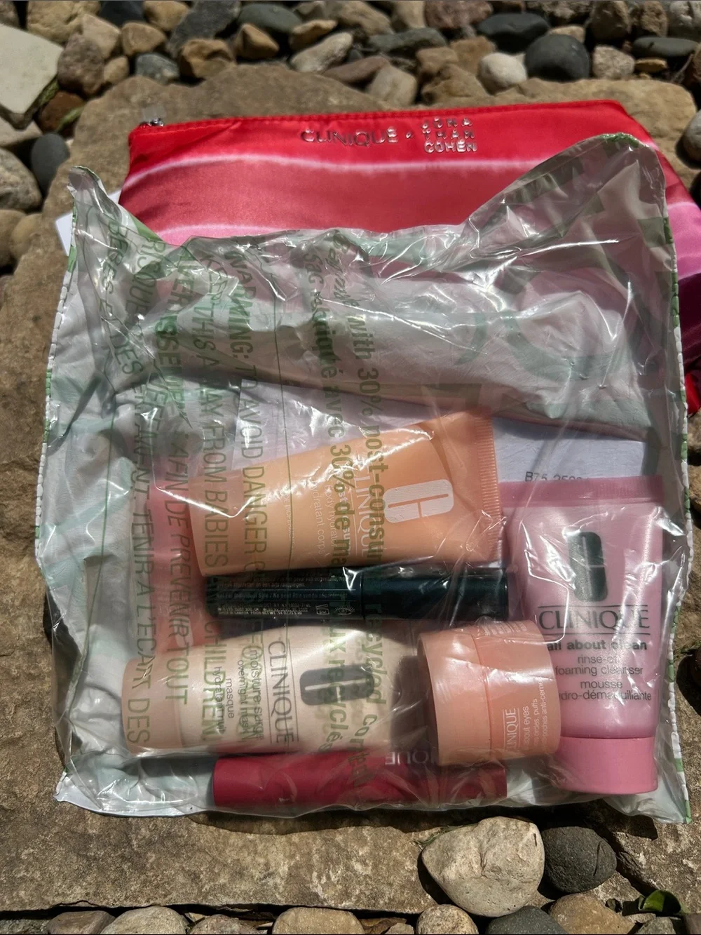 Clinique x Jonathan Cohen 7-piece Make Up and Beauty Gift Set